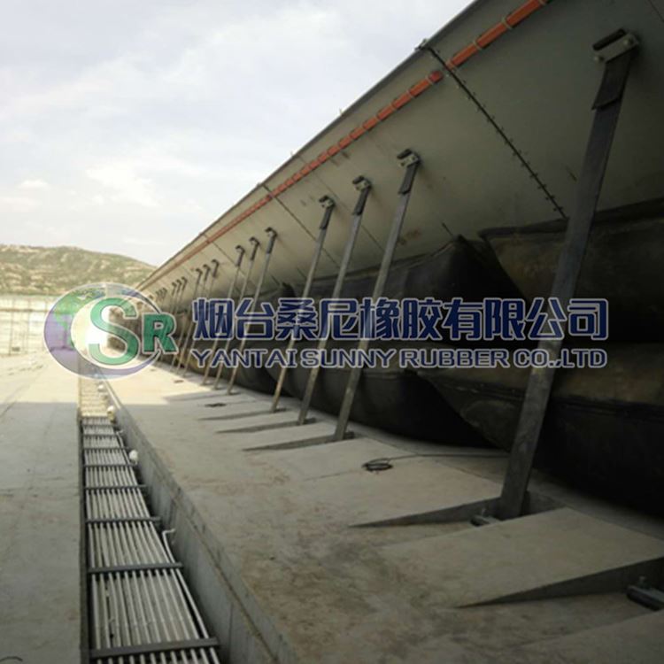 공압 방수 게이트의 게이트 패널 gate panel of pneumatic spillway gate